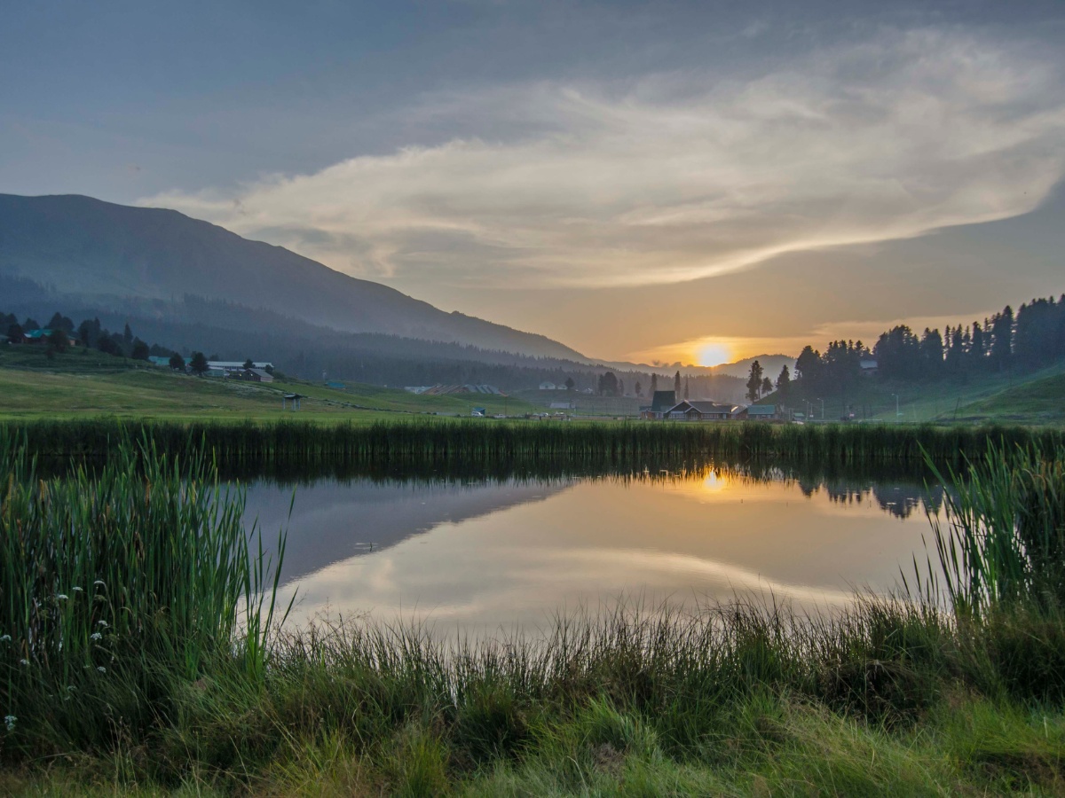 Thumbnail Trip Carousel Serene Kashmir (4)